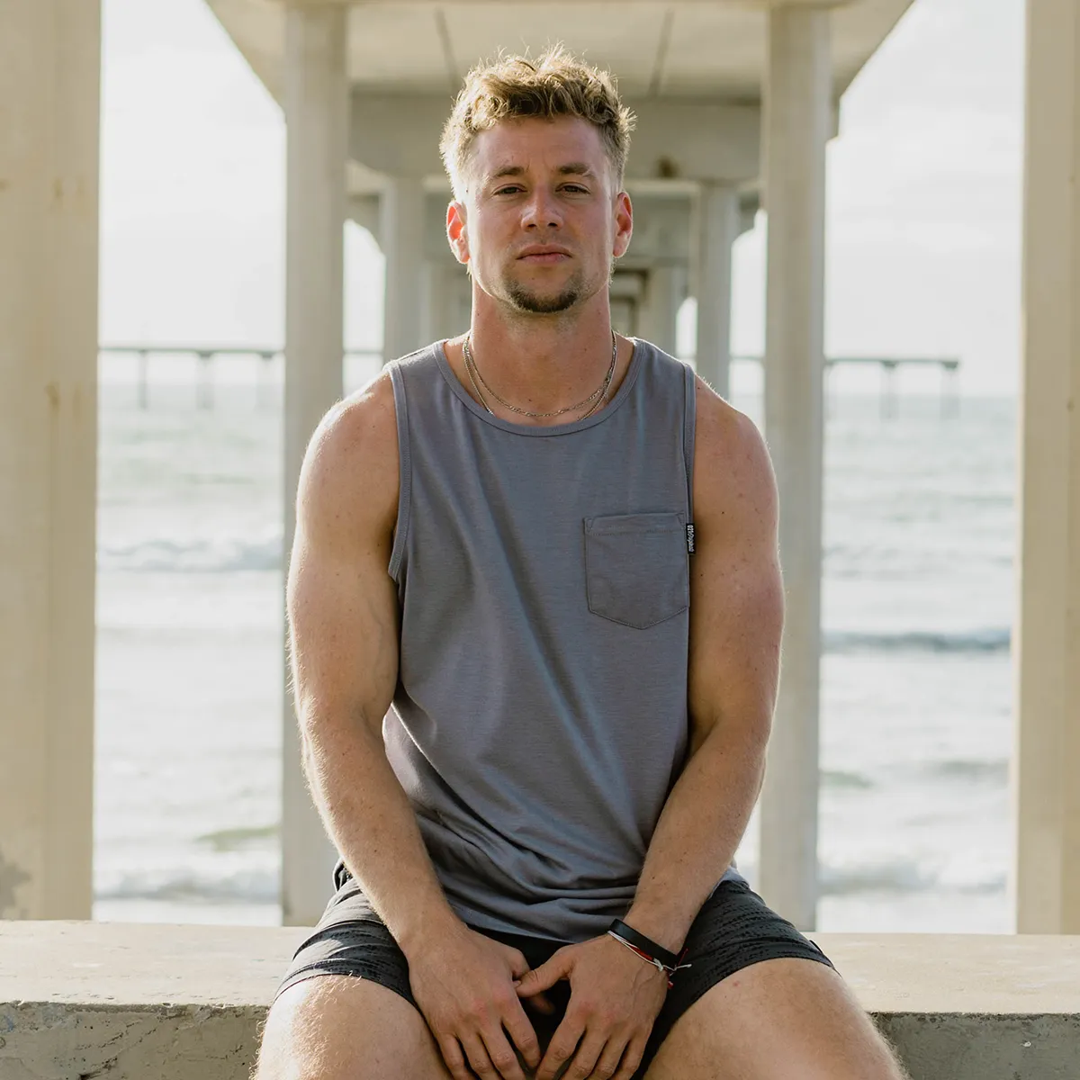 021 ESSENTIAL DROP-CUT TANK - GRAPHITE