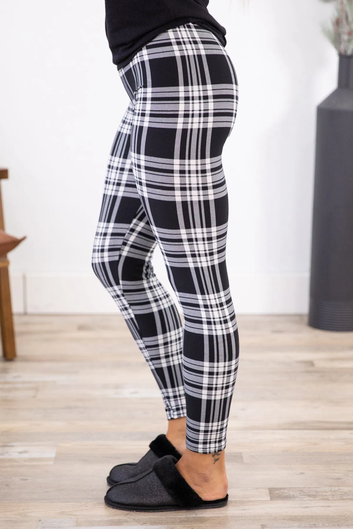 Black and White Plaid Leggings