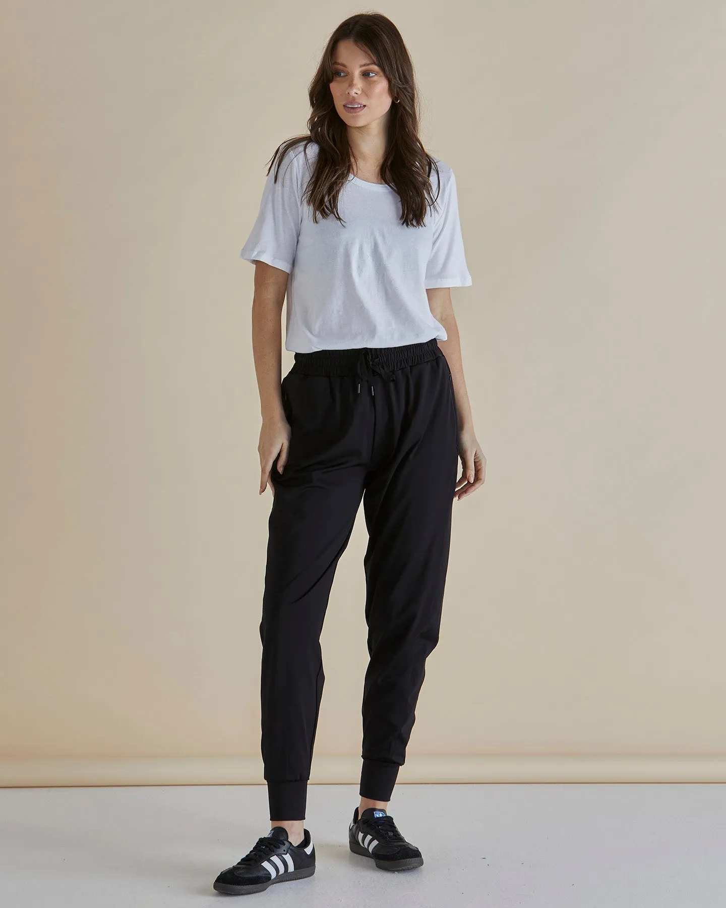 Cara Travel Jogger
