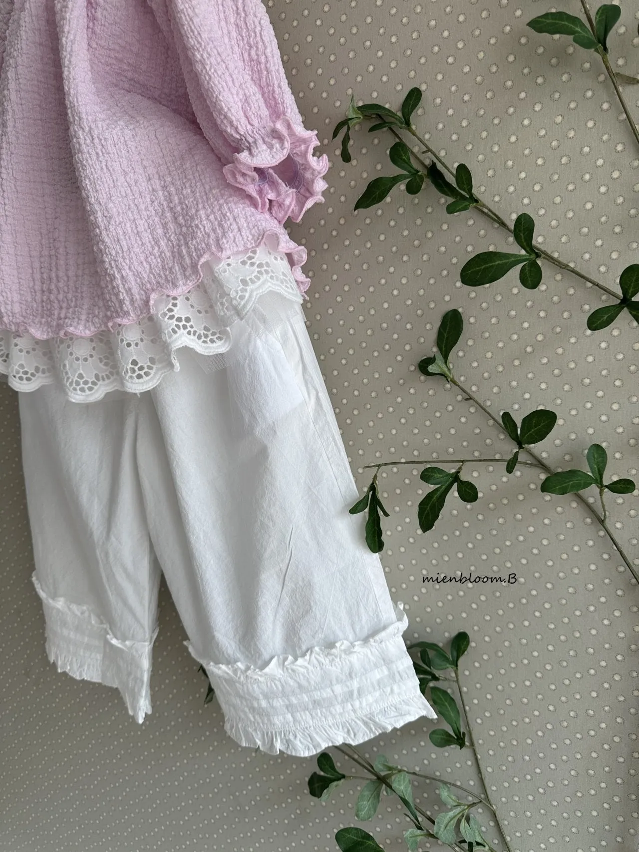 Frill wide pants