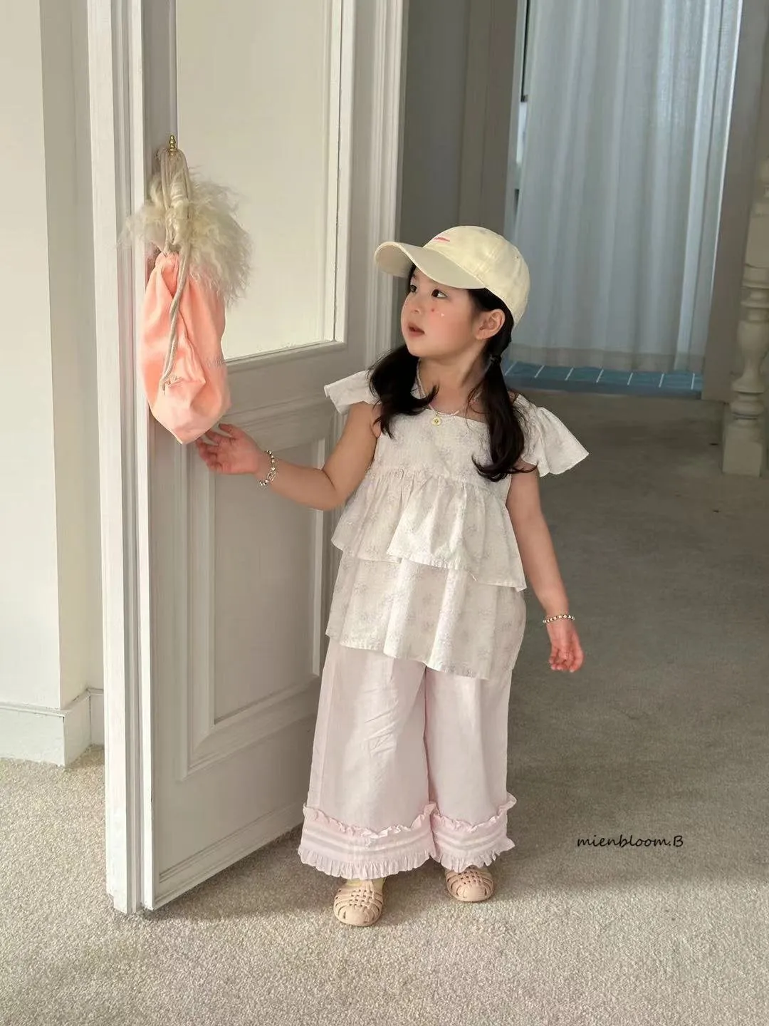 Frill wide pants
