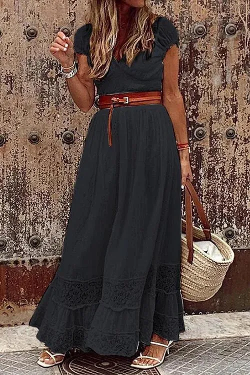 Gloria - Lace maxi dress with V-neckline and short sleeves.