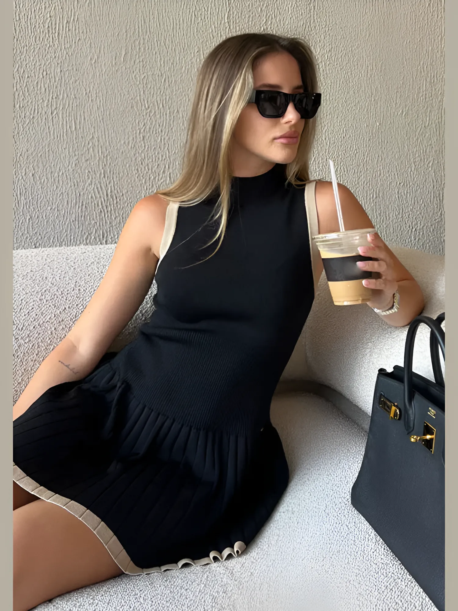 Halina | Elegant and sexy dress with ruffles at the back