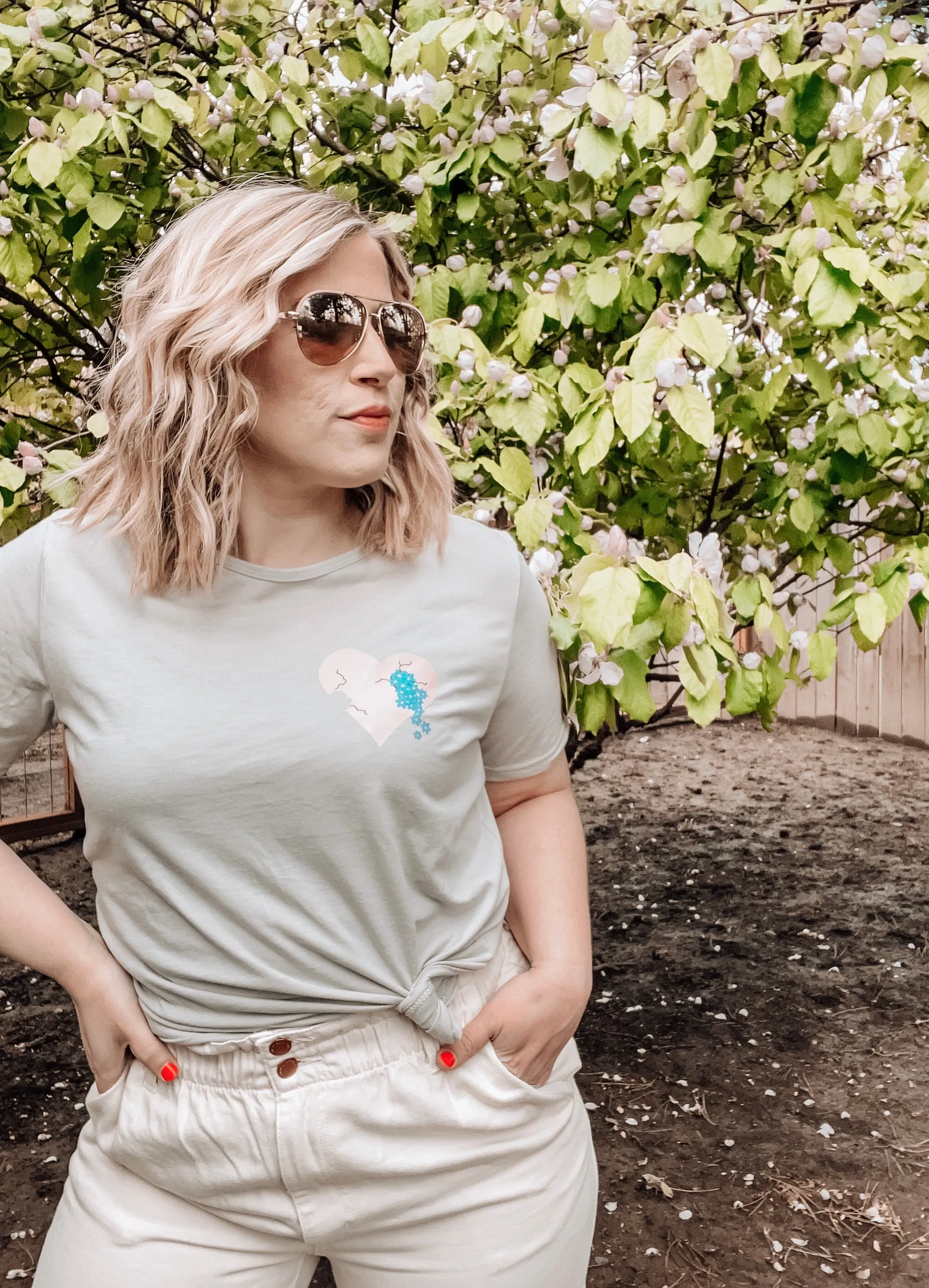 Hopeful Heart Pocket Tee - Grey