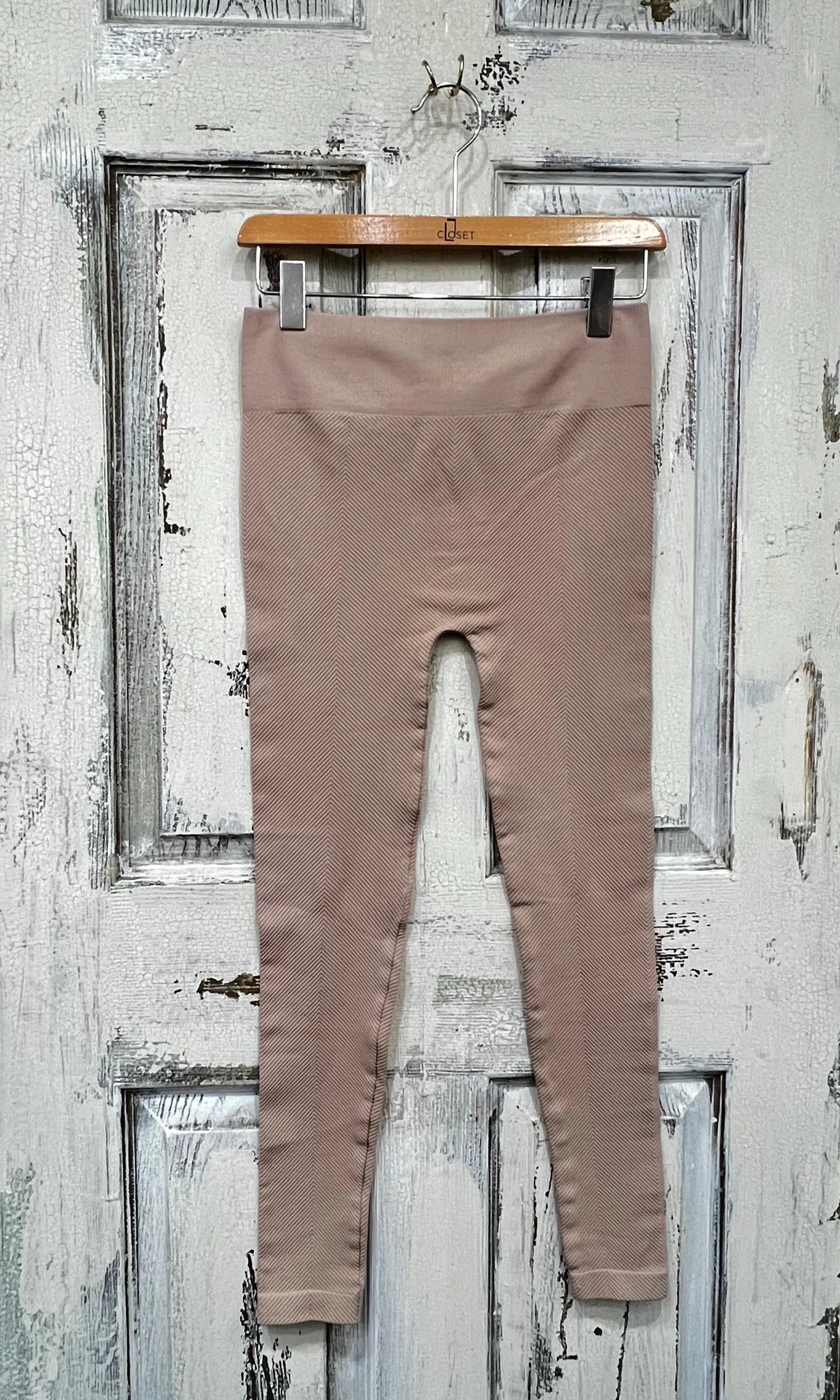 Nikibiki Chevron Ribbed Leggings