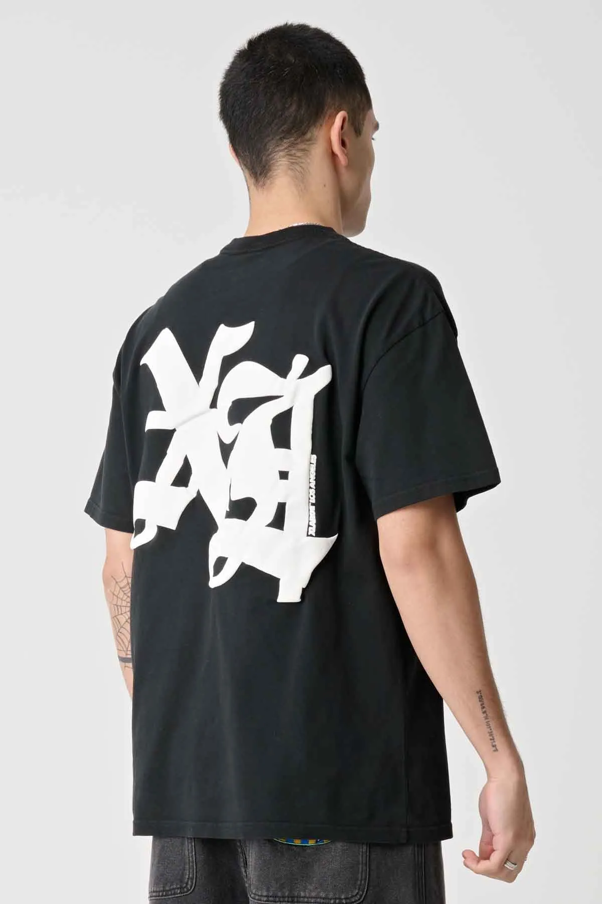 OLD ENGLISH TEE - PIGMENT BLACK