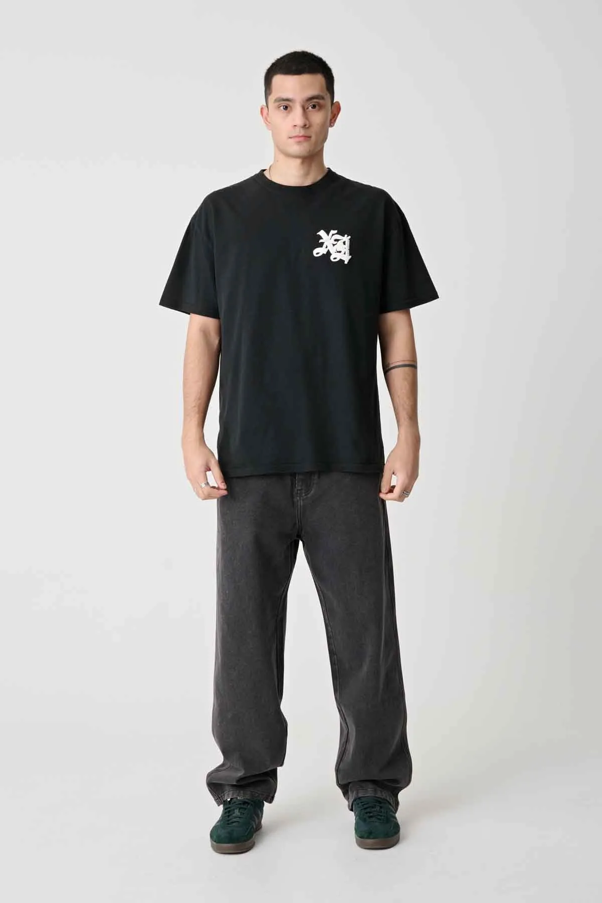 OLD ENGLISH TEE - PIGMENT BLACK