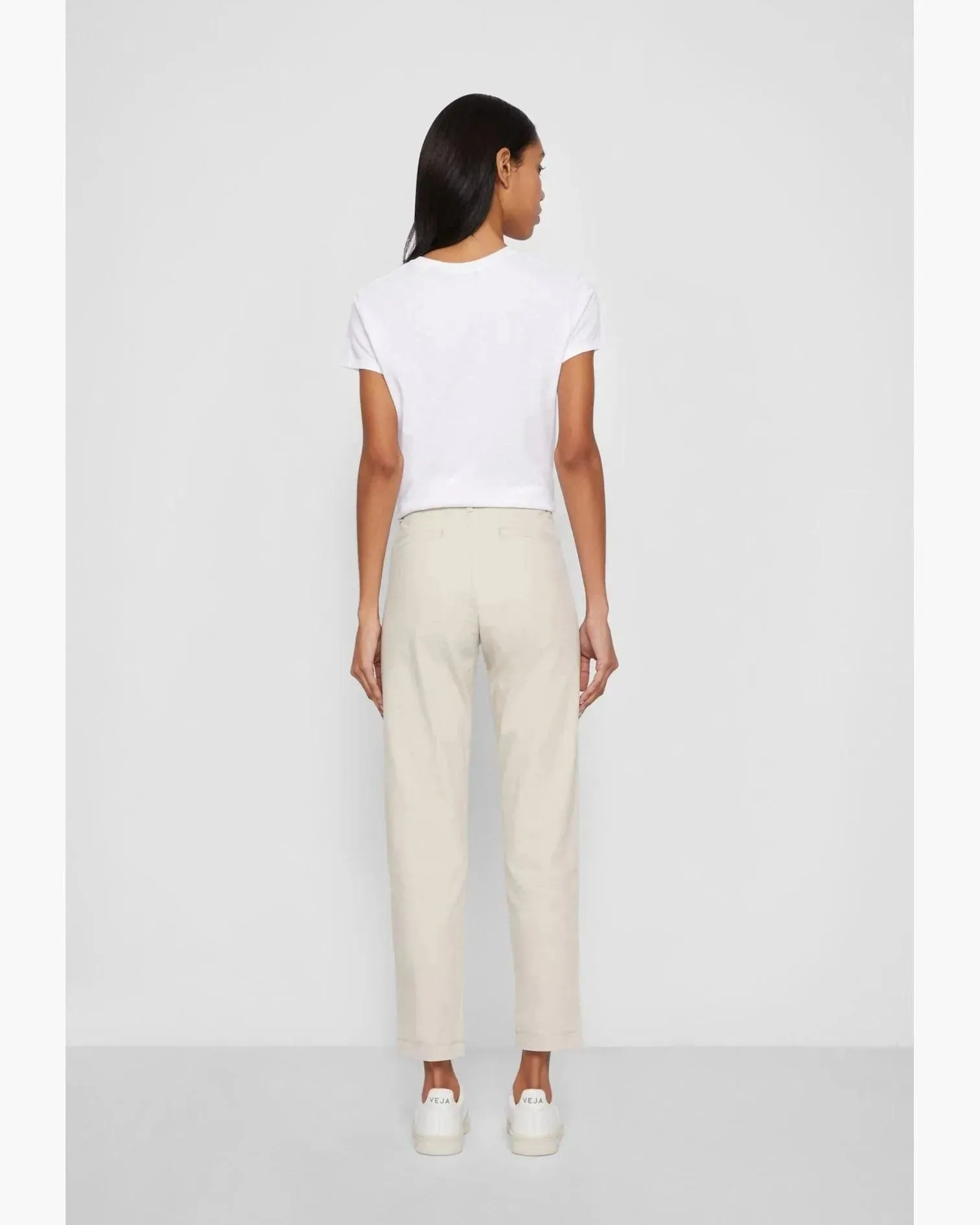 Pantalón Chino Dockers de Mujer Slim Fit Weekend Sahara Khaki Caqui