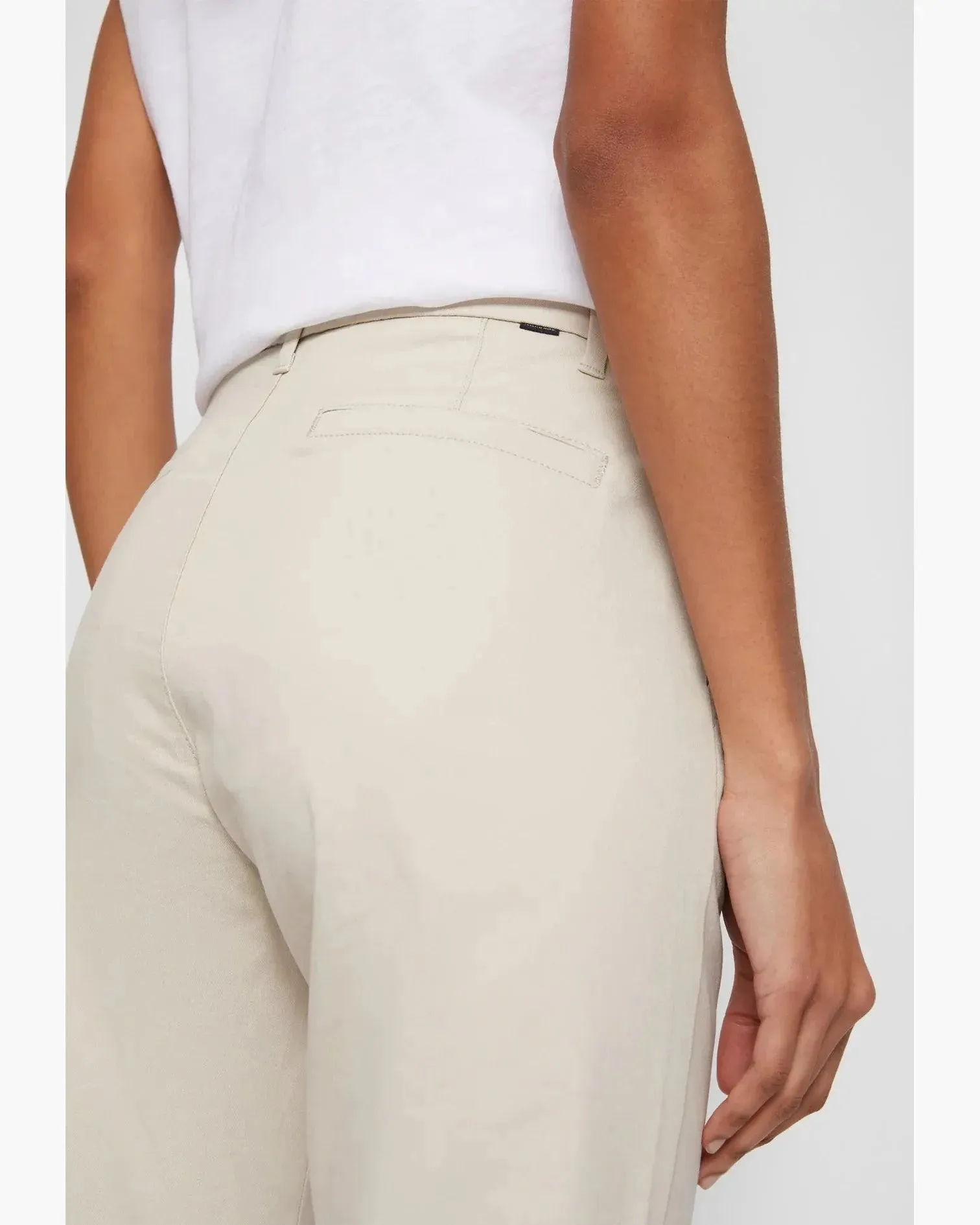 Pantalón Chino Dockers de Mujer Slim Fit Weekend Sahara Khaki Caqui