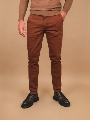 PANTALONE CHINOS IN COTONE LISCIO ELASTICIZZATO coccio