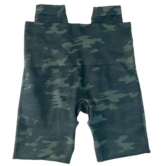Spanx Look At Me Now Green Camo Leggings