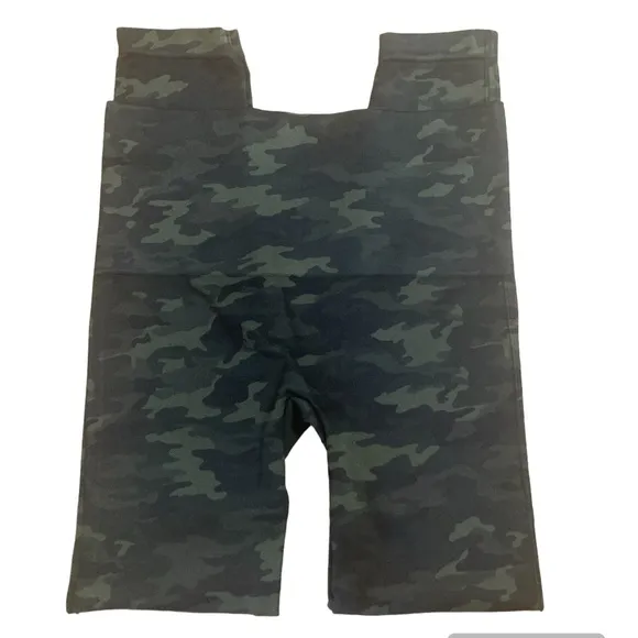 Spanx Look At Me Now Green Camo Leggings