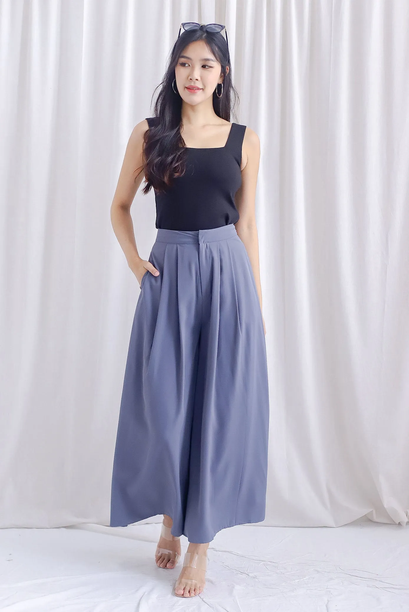 Tiara Wide Legged Pants In Gunmetal Grey