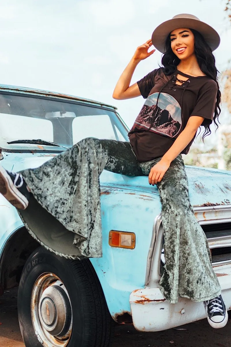 VINTAGE LACE UP GRAPHIC TEE