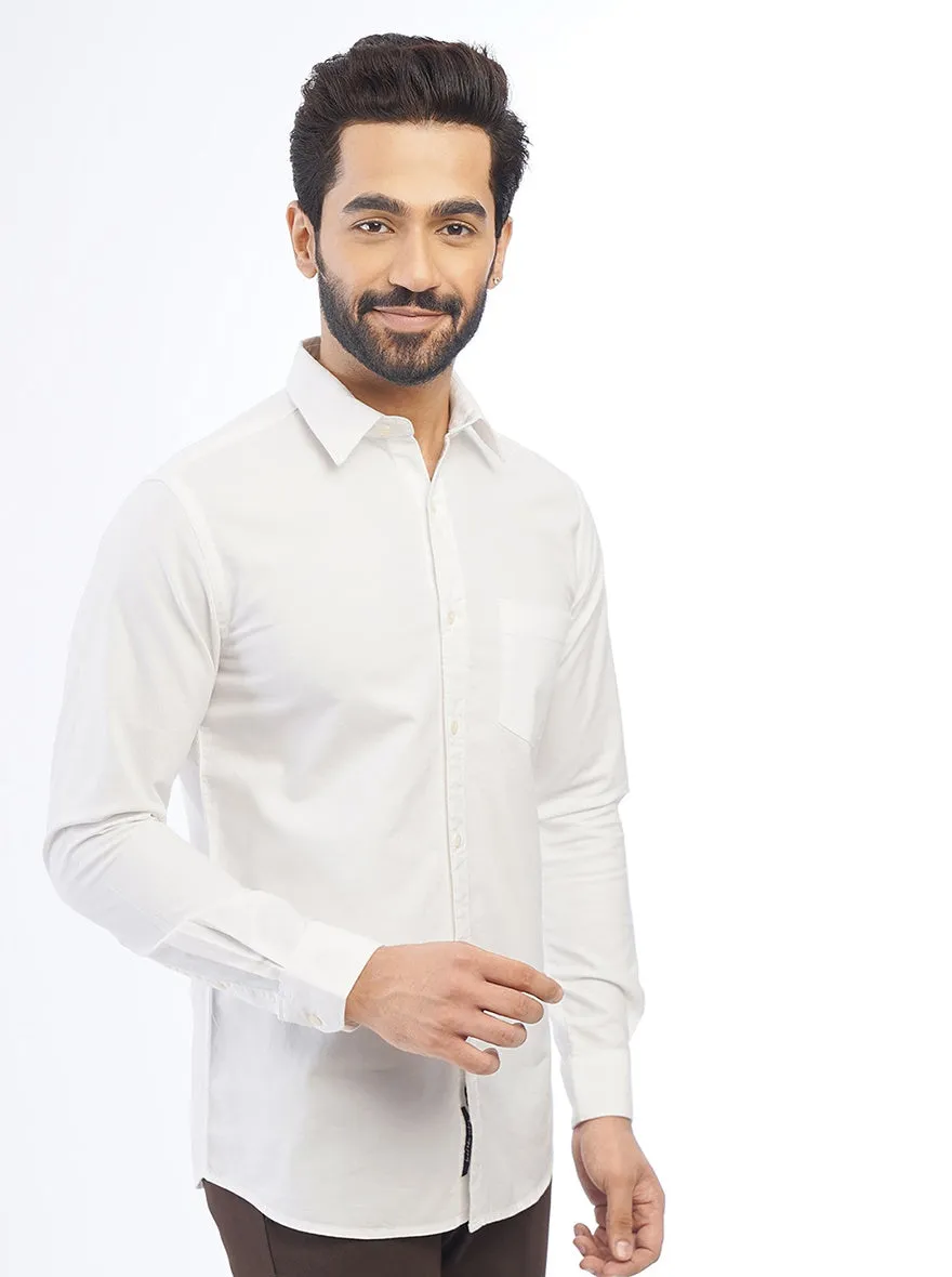 White Solid Slim Fit Casual Shirt | JadeBlue